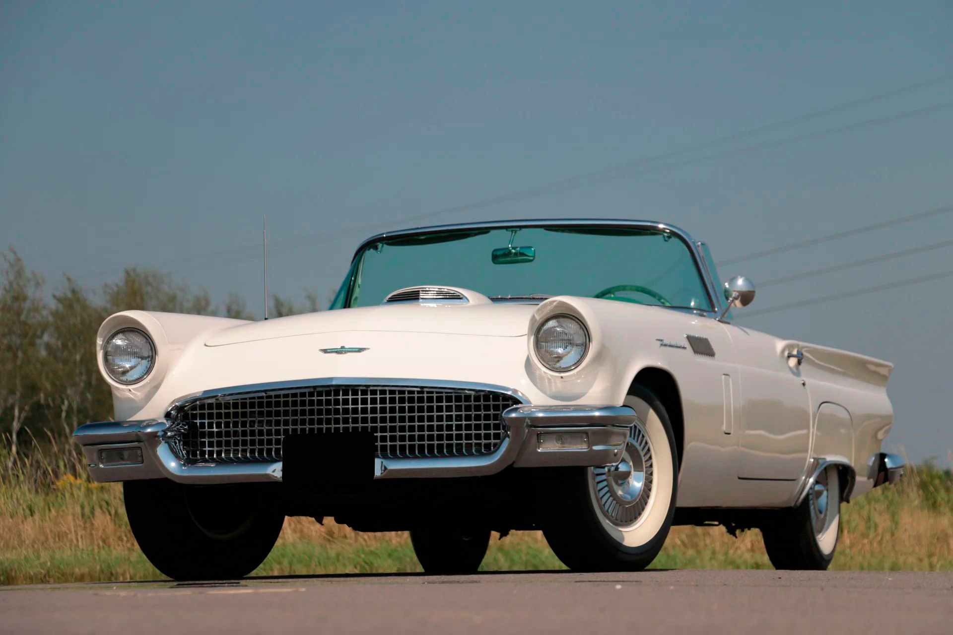Image of Ford Thunderbird